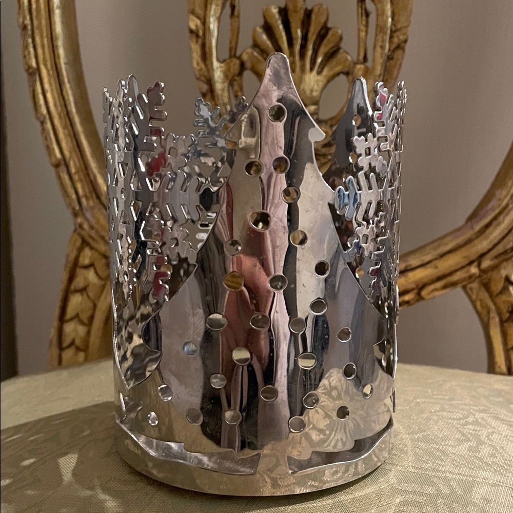 Silver Snowflake Candle Holder by Slatkin & Co. - Picture 2 of 4